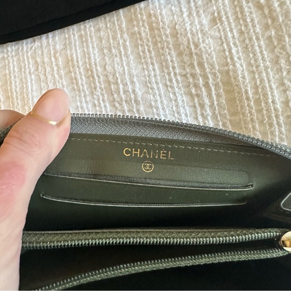 Chanel Caviar Small Boy Wallet - Picture 8 of 14